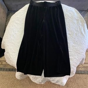 Chico's Flowy Capri Pants